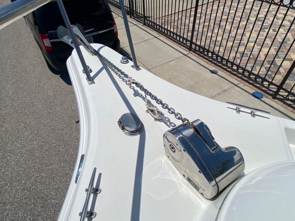 2005 Cobia 230 WA Center Console