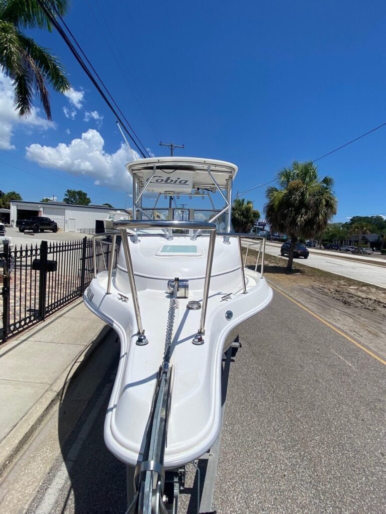 2005 Cobia 230 WA Center Console